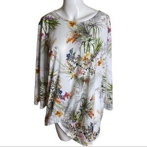 LISETTE L Sport Top Montreal Yoko Print 3/4 Sleeve with Pointy Front LS347308